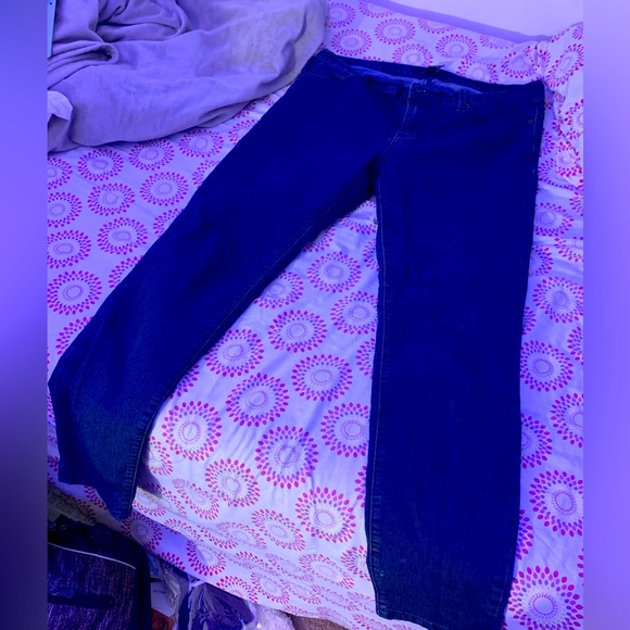 Jeans - Picture 1 of 3
